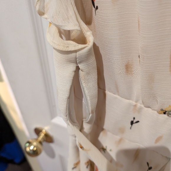 Beige, floral dress in size 10 from Scarlett - Picture 5 of 6